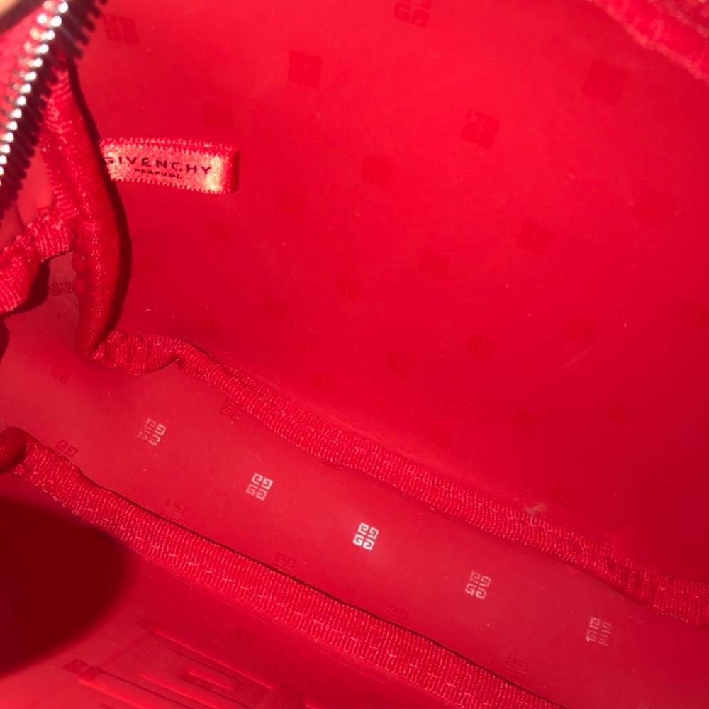 New Givenchy pouch - Picture 3 of 3